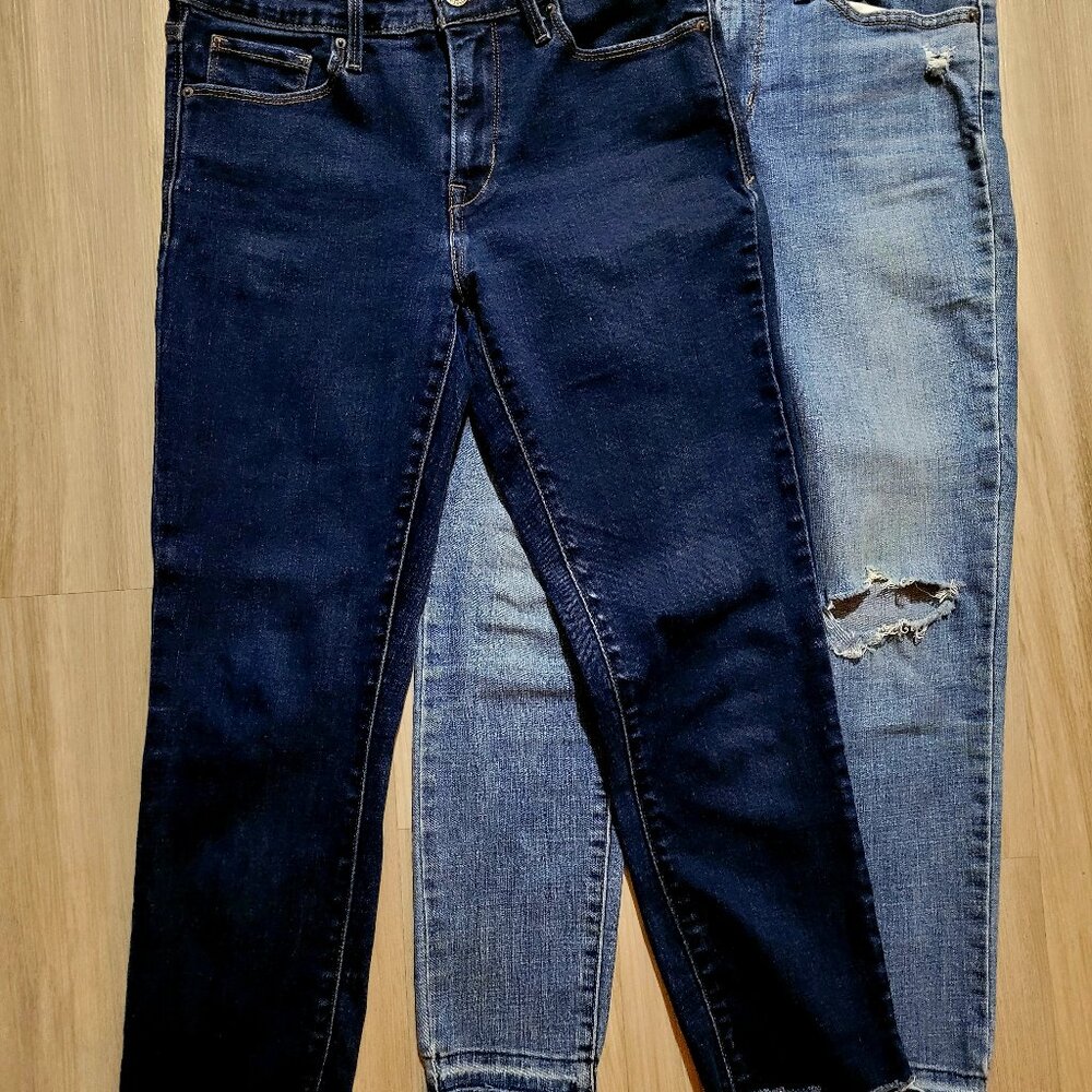 2pr Levi's Capri Length Jeans 28W
